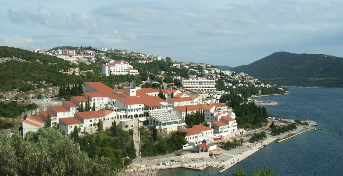 The city of Neum at the Adriatic coast of Bosnia and Herzegovina, 12 August 2006, Foto: Wikimedia, CC BY-SA 3.0